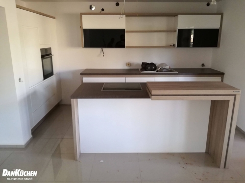 Zadovoljna stranka, Purga